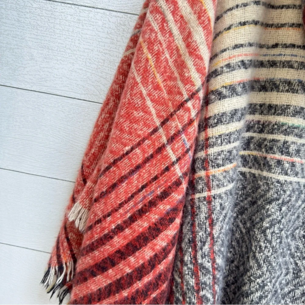 Marc New York Andrew Marc Plaid Poncho Sweater | One Size | Cozy Layer